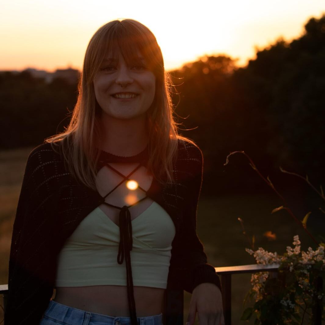 cropped Joelina Woeckener